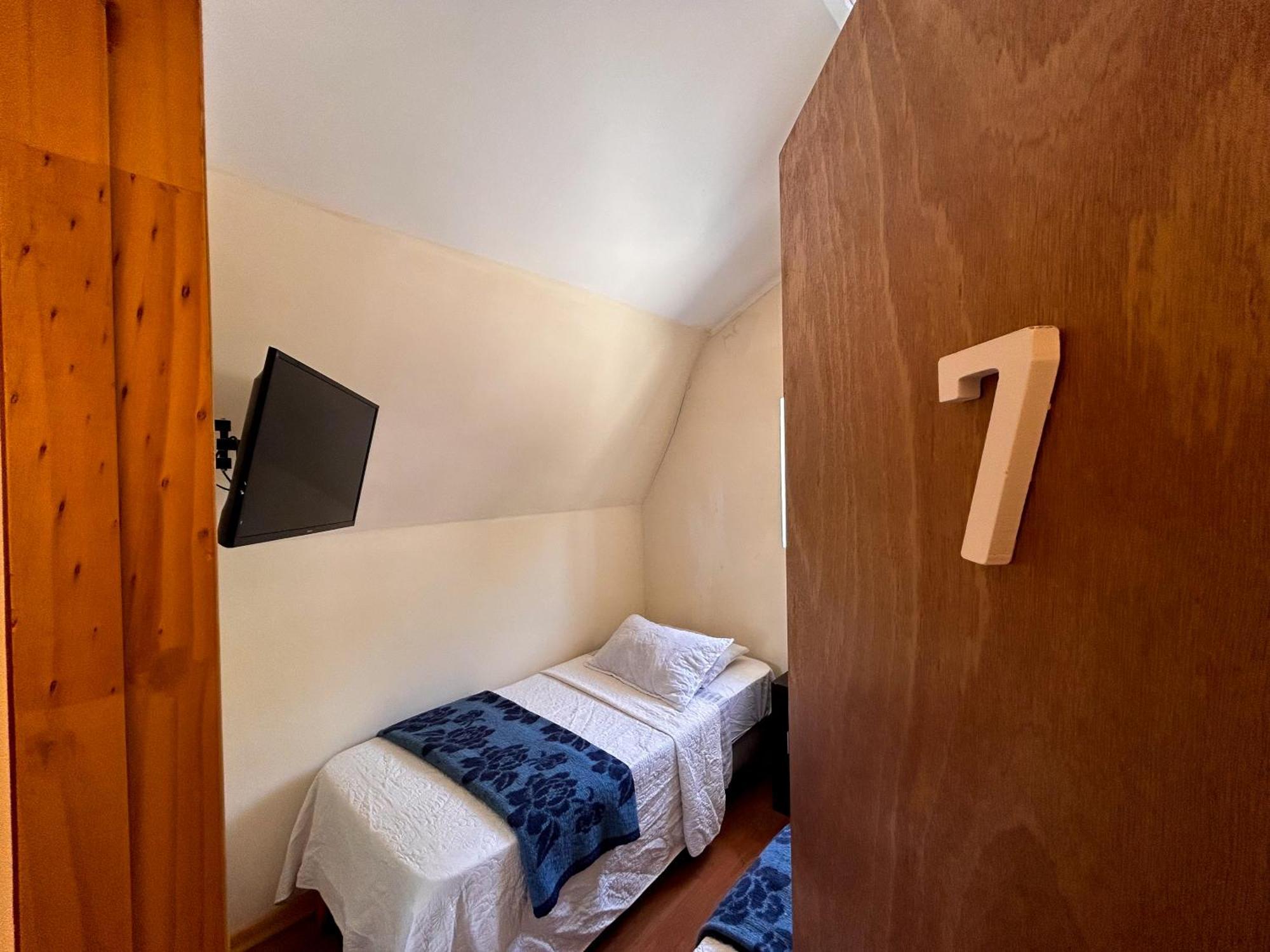 Chez Humbert Hostal *